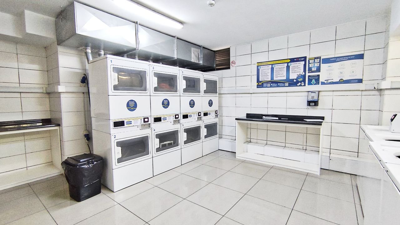 original_40AD62D7-A191-089A-BAFF-7DDB13FC729A-48369