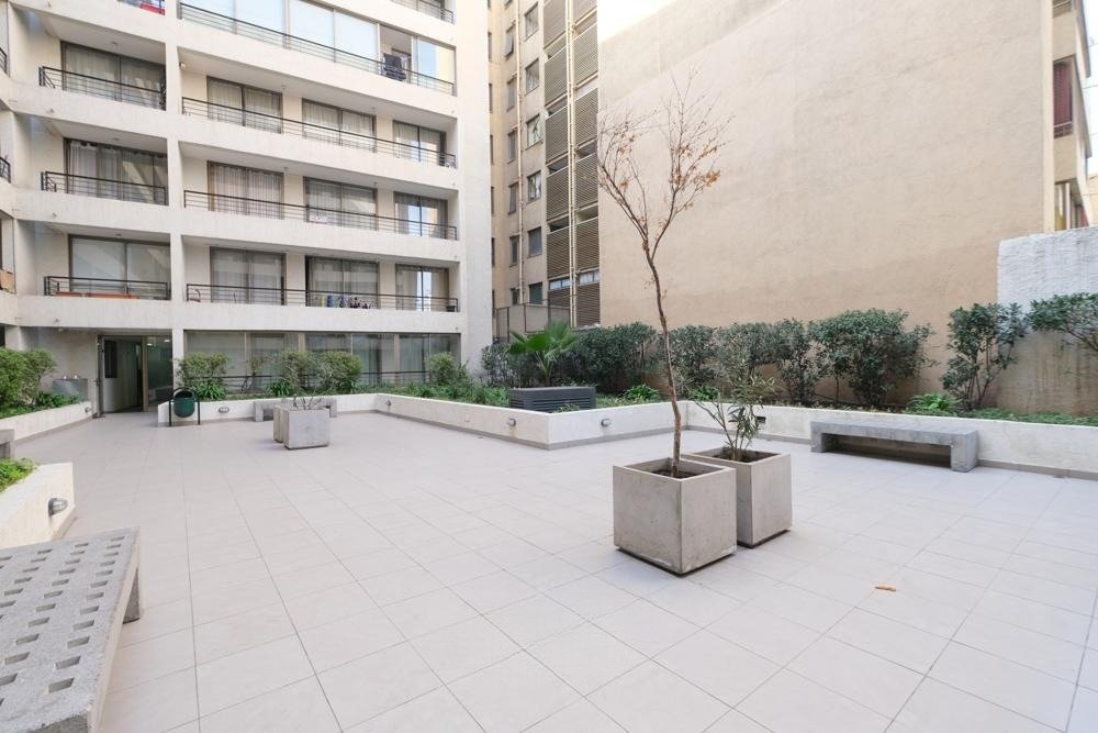 VENTA DEPARTAMENTO CON PATIO José Miguel Carrera 359, Santiago (11)