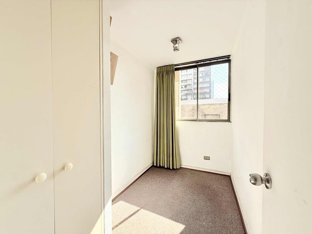 venta departamento 3 dormitorios con estacionamiento en santiago – portugal – metro irarrazaval (14)