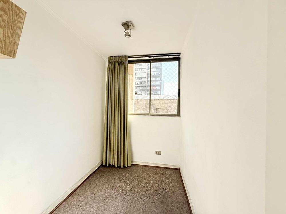 venta departamento 3 dormitorios con estacionamiento en santiago – portugal – metro irarrazaval (15)