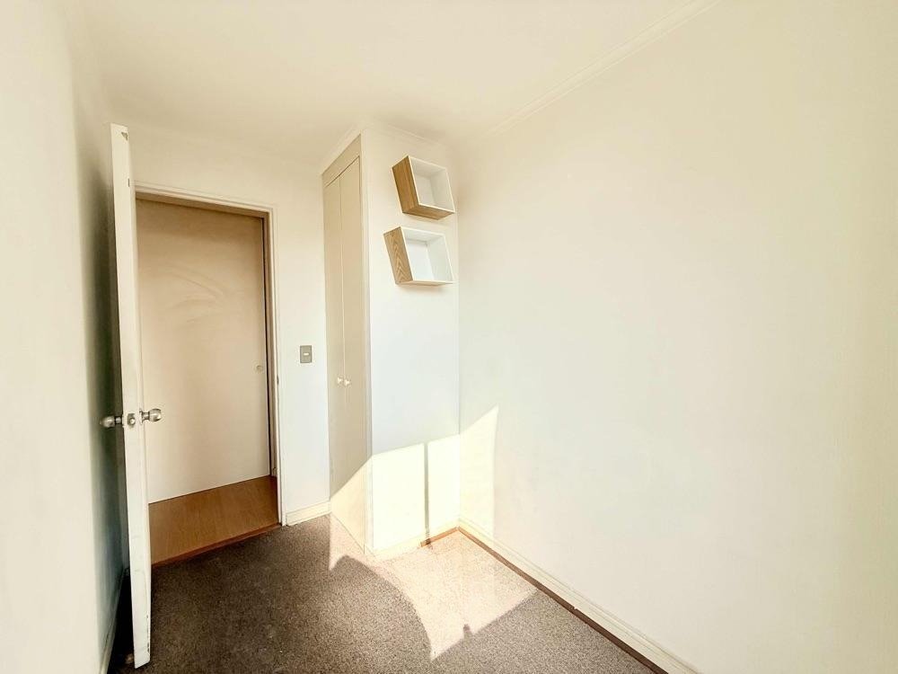 venta departamento 3 dormitorios con estacionamiento en santiago – portugal – metro irarrazaval (16)
