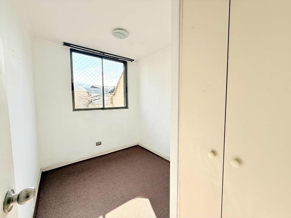 venta departamento 3 dormitorios con estacionamiento en santiago – portugal – metro irarrazaval (17)