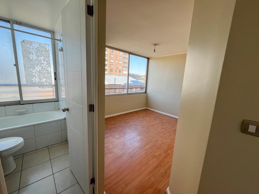 departamento en venta 3 dormitorios Fernández Albano – La Cisterna – Estacionamiento (18)