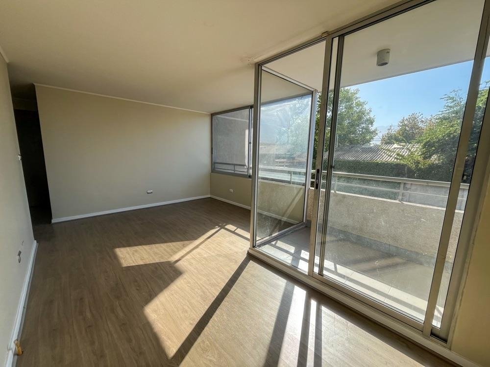 departamento en venta 3 dormitorios Fernández Albano – La Cisterna – Estacionamiento (2)